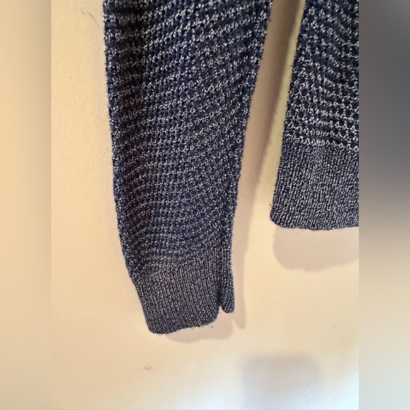 Vince blue with silver knit sweater size Medium - Picture 5 of 6